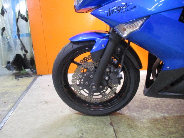 ホイールもこの通り状態グッド！！フォークアウターまでもが綺麗な一台がこの価格は正に他店追従不可能価格